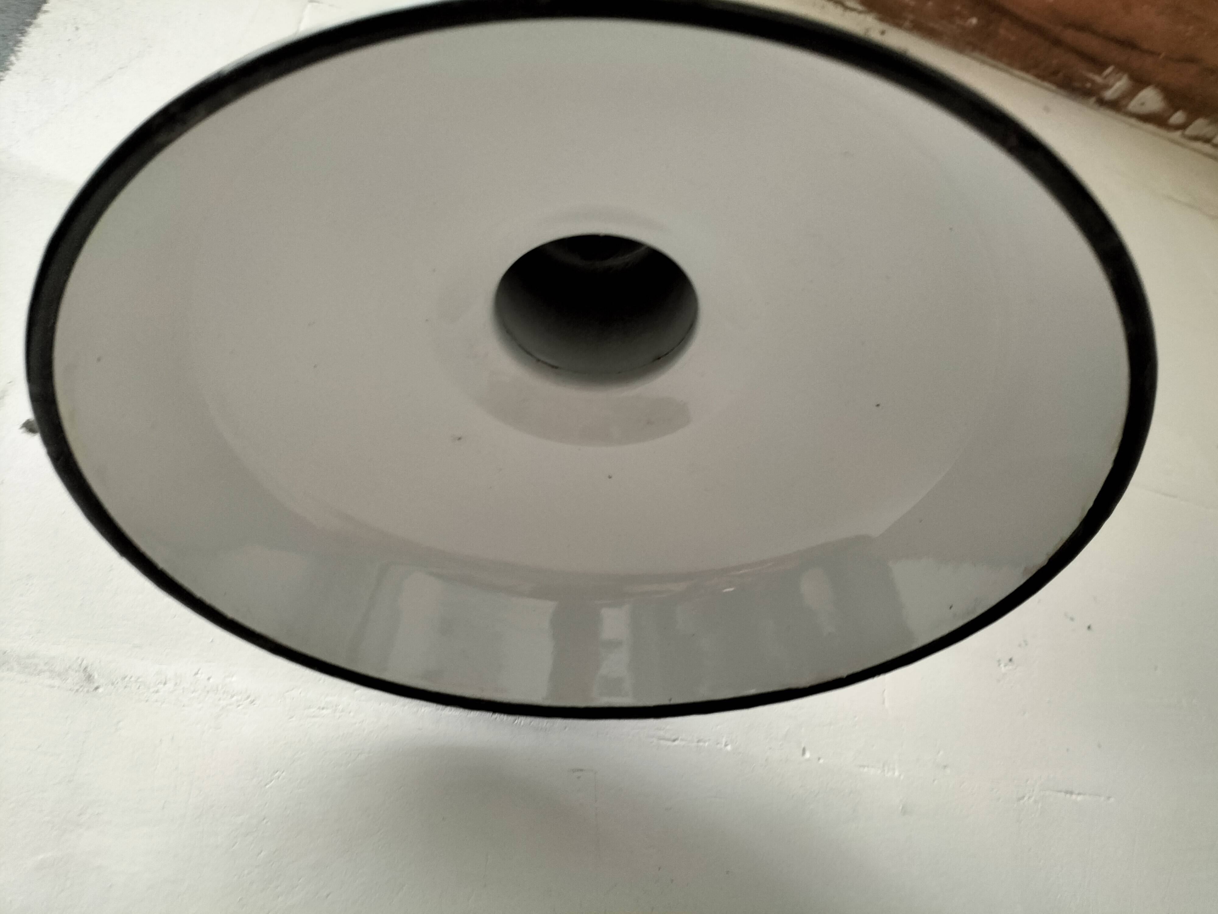 Enamelled sheet metal suspensions