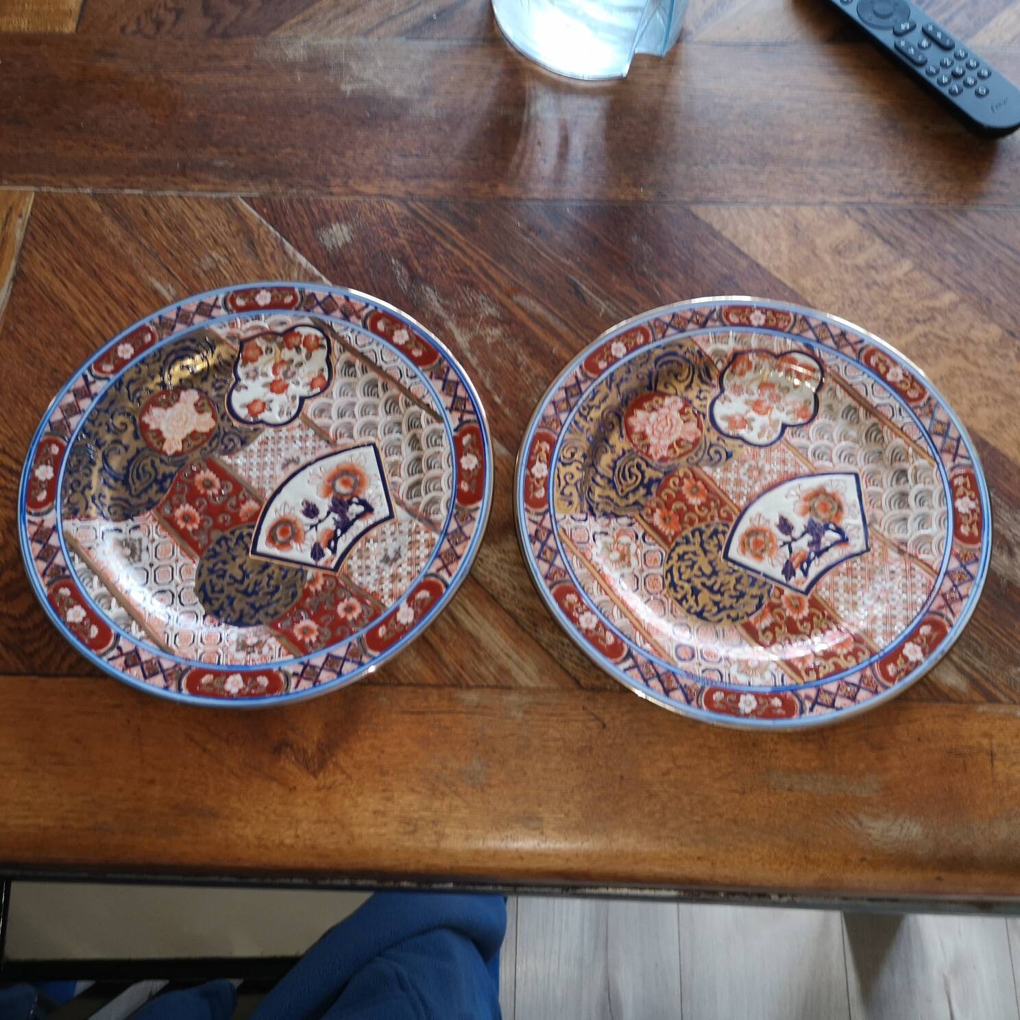 large Chinese imari plate or shallow bowl with flower and fan designs
