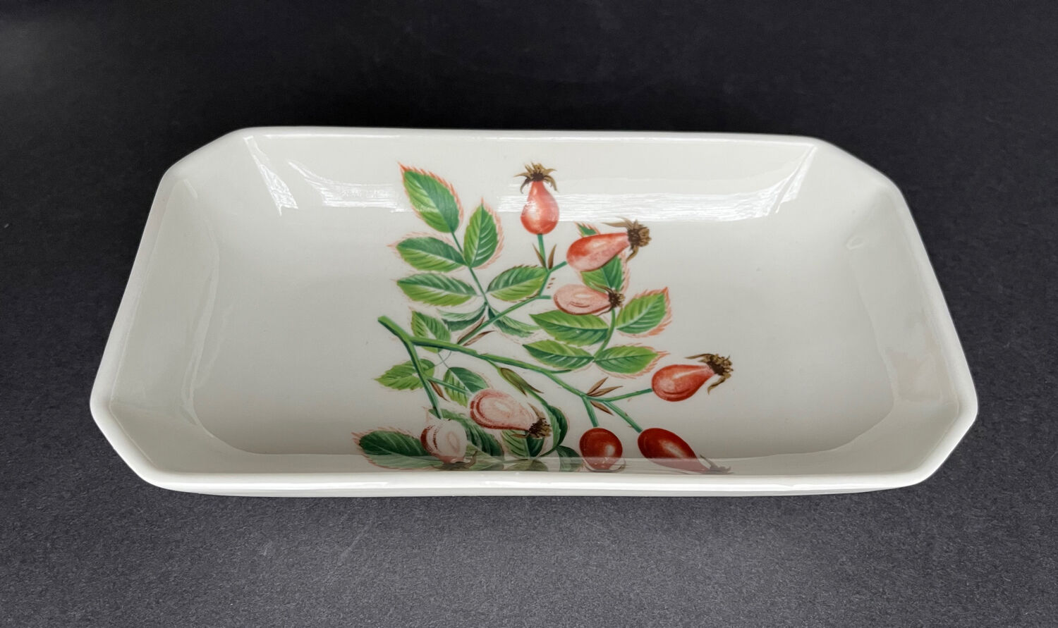 Pair of Paris porcelain ravines