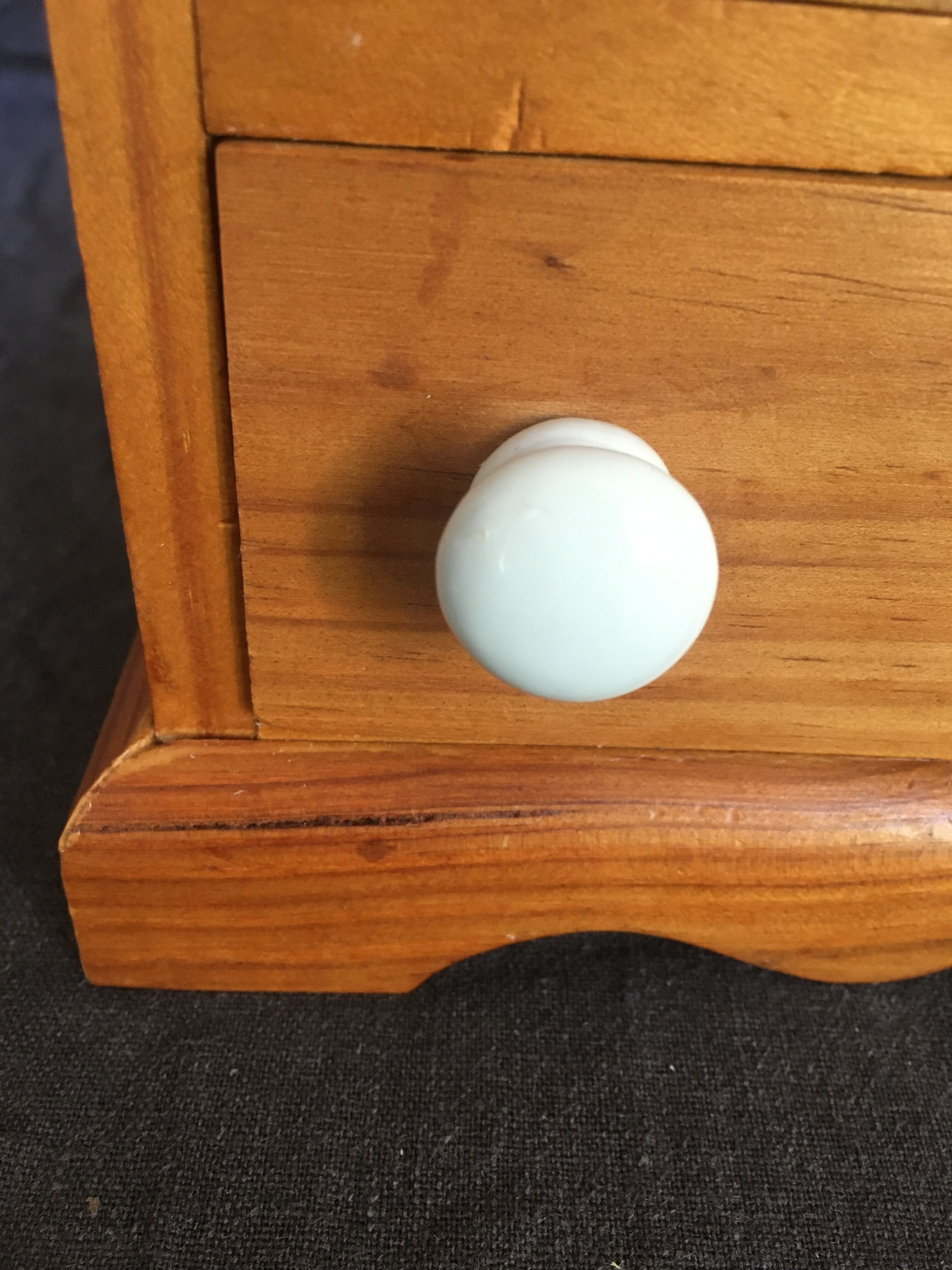 3-drawer pine dresser for dolls