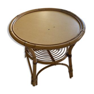 Round rattan table