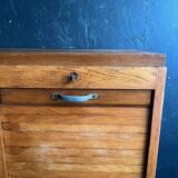 Curtain cabinet