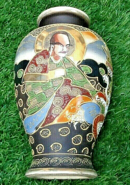 Vase of baluster shape porcelain "Satsuma" Gold nets...