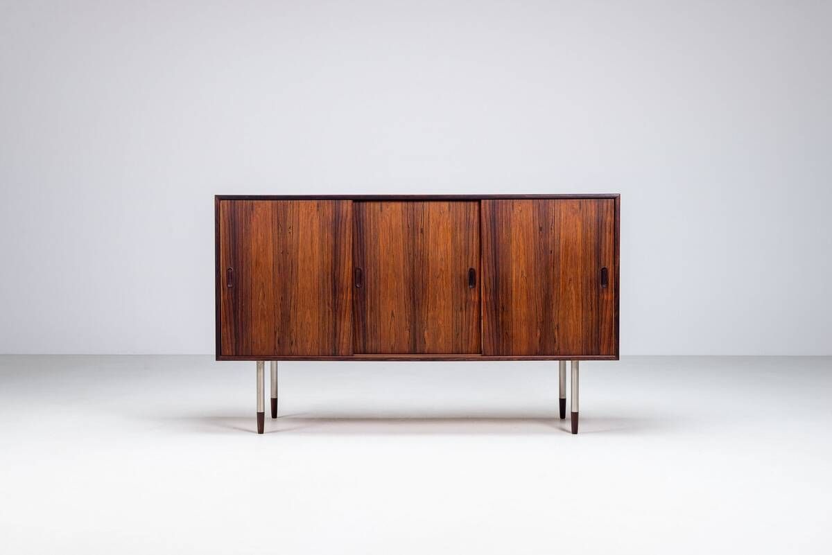 Buffet inhabituel en palissandre avec pieds en métal Danemark 1960