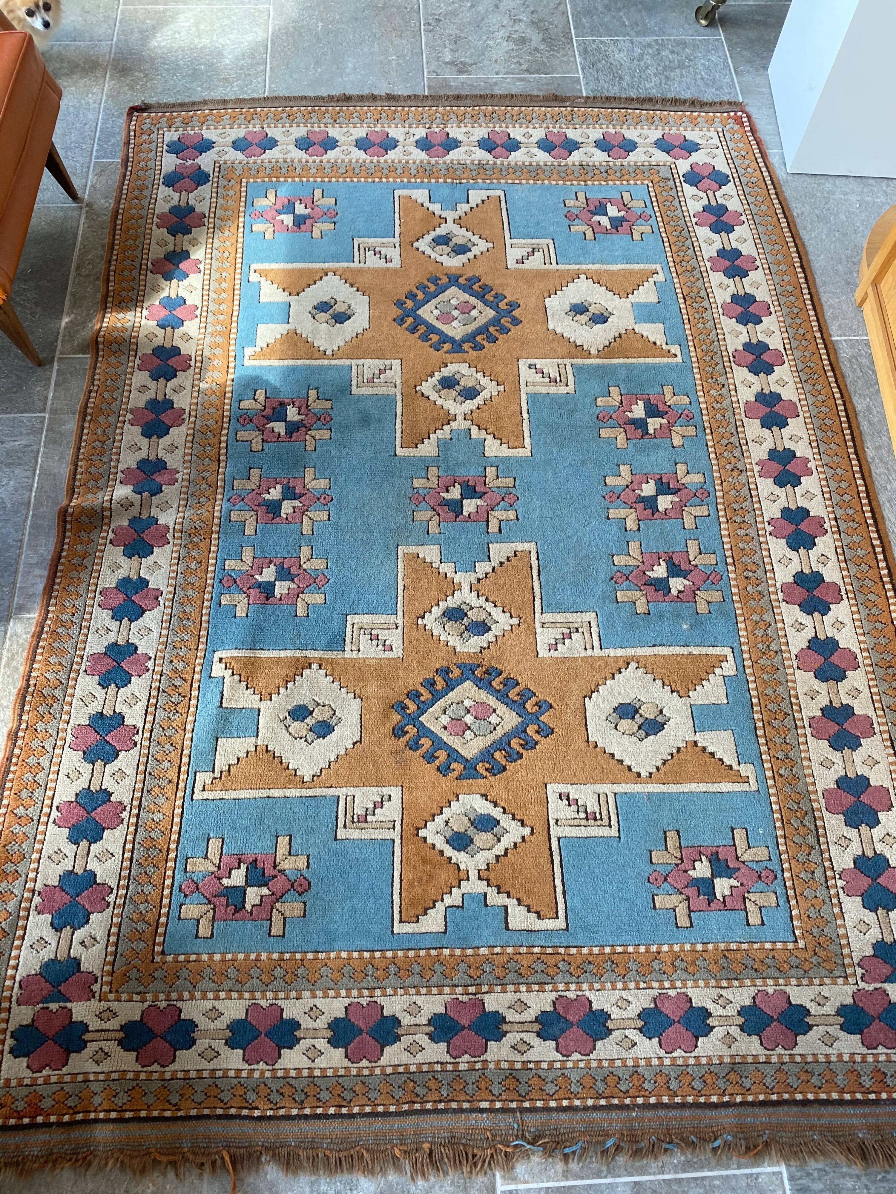 Turkish kazar carpet. 164cm x 230cm