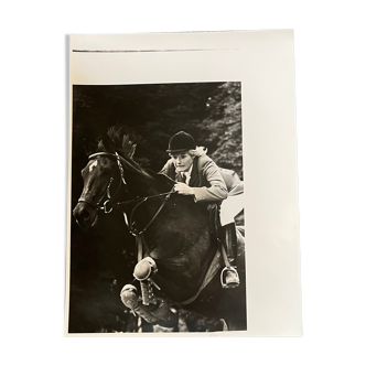 Photographie tirage argentique noir et blanc circa 1970 compétition équitation