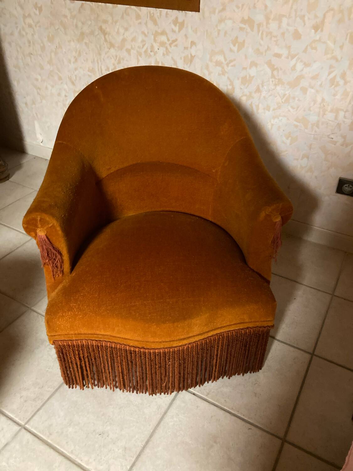 Toad armchair