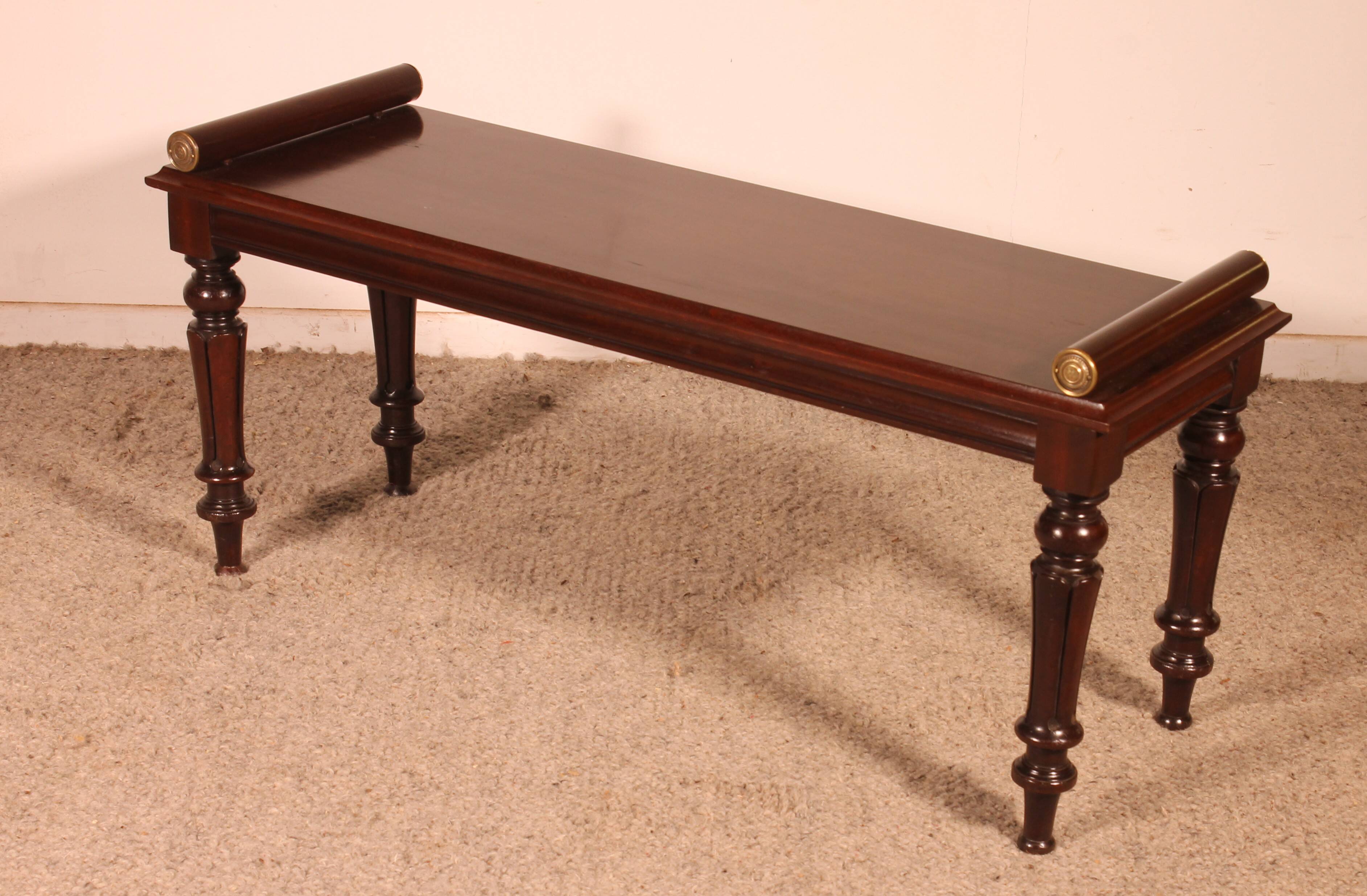 Regency period mahogany hall bench from the early 19th century.