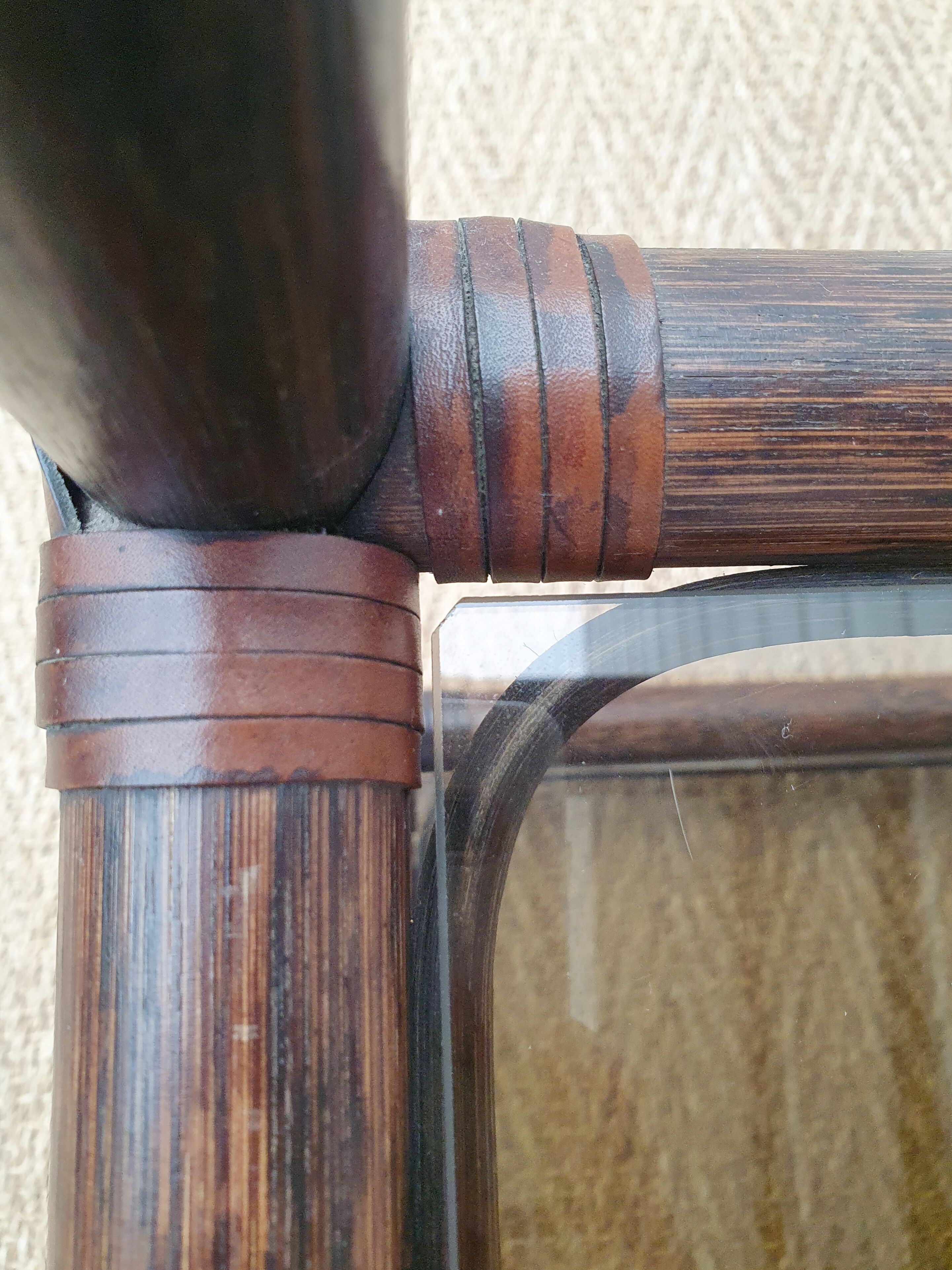 Étagère Roche Bobois,  bambou et verre fumé 1970