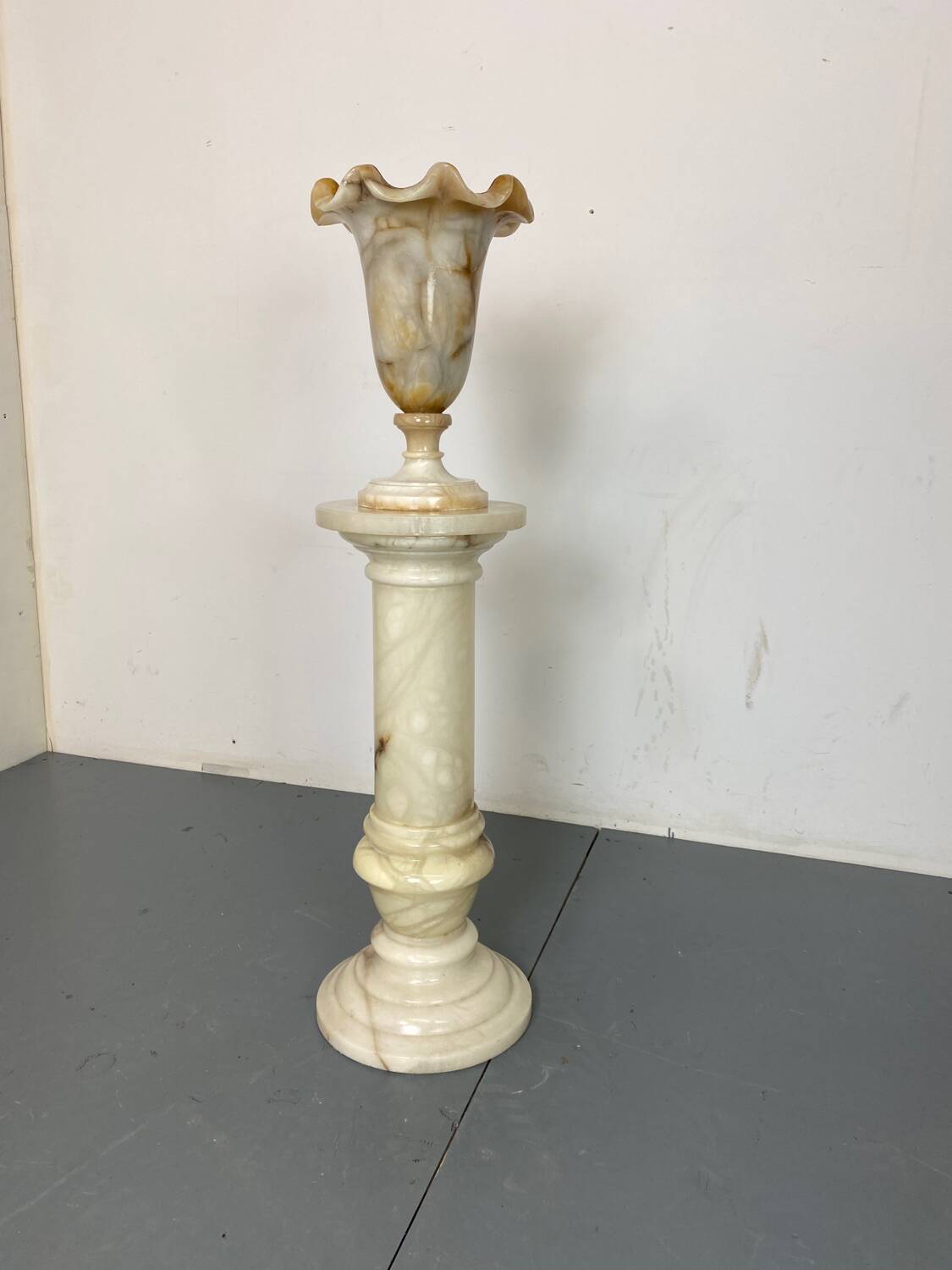 Vintage Spanish Alabaster Pedestal Column with Original Vase, 1970s, Set of 2
