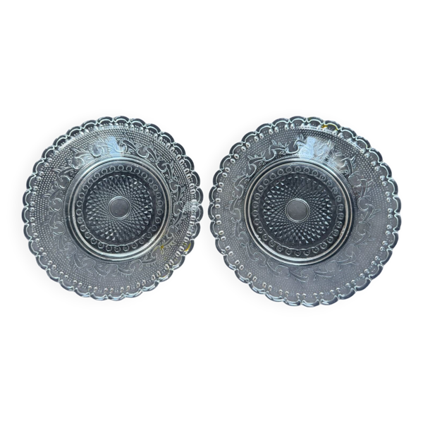 2 coupelles anciennes en verre moulé