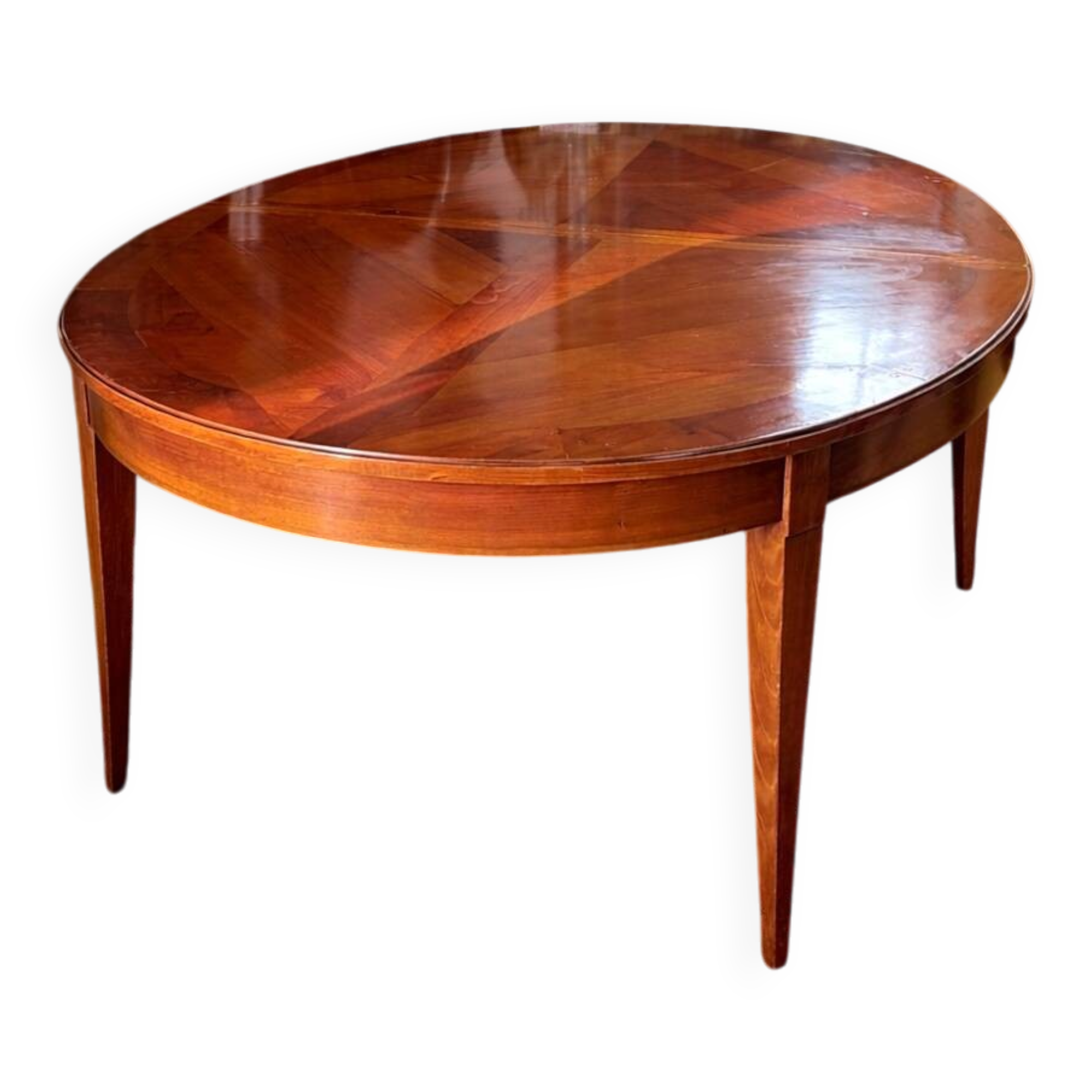 Extendable dining table in cherry wood