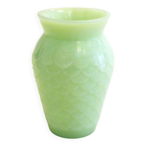 Petit vase opalin ecailles