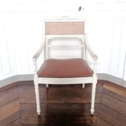 Fauteuil canné de style Louis XV bois laqué