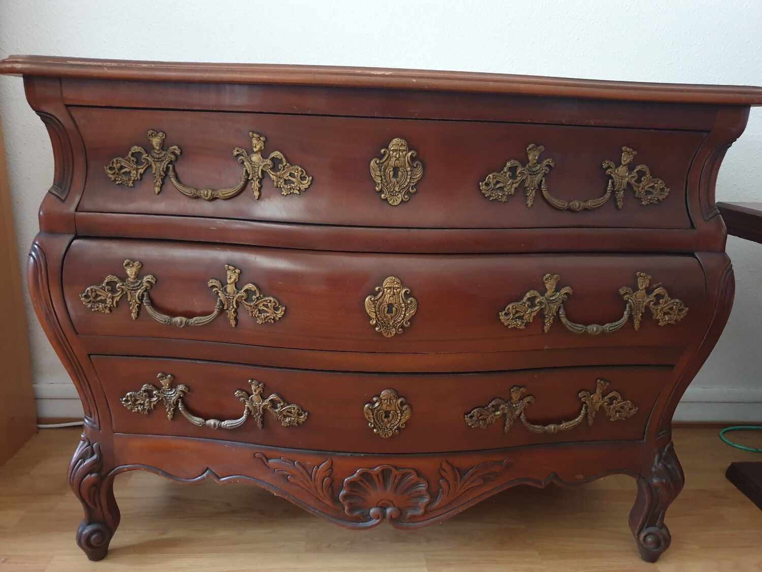 Commode tombeau estampillée armengaud style Louis XV