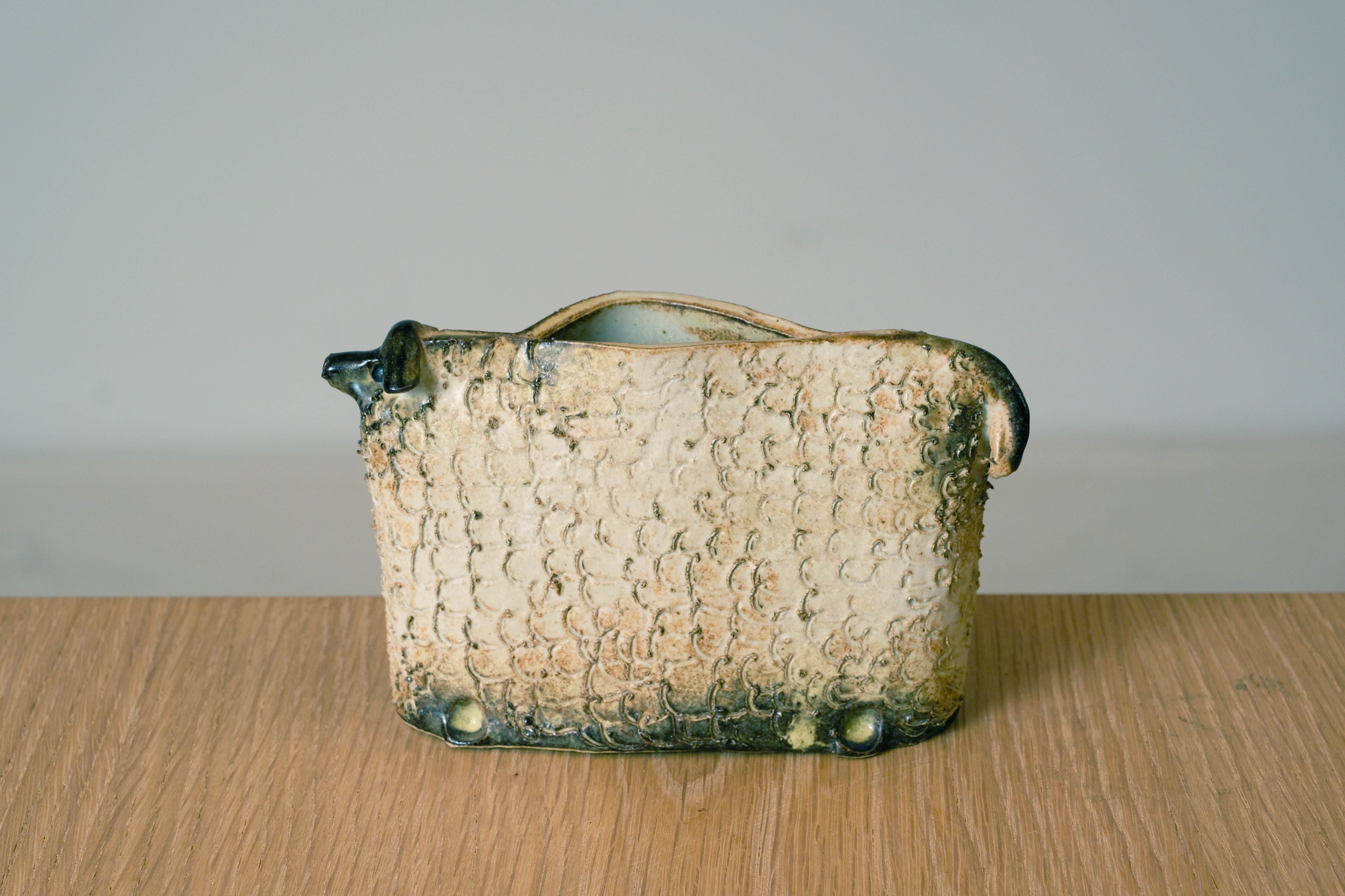 Sheep-shaped vase 1980's