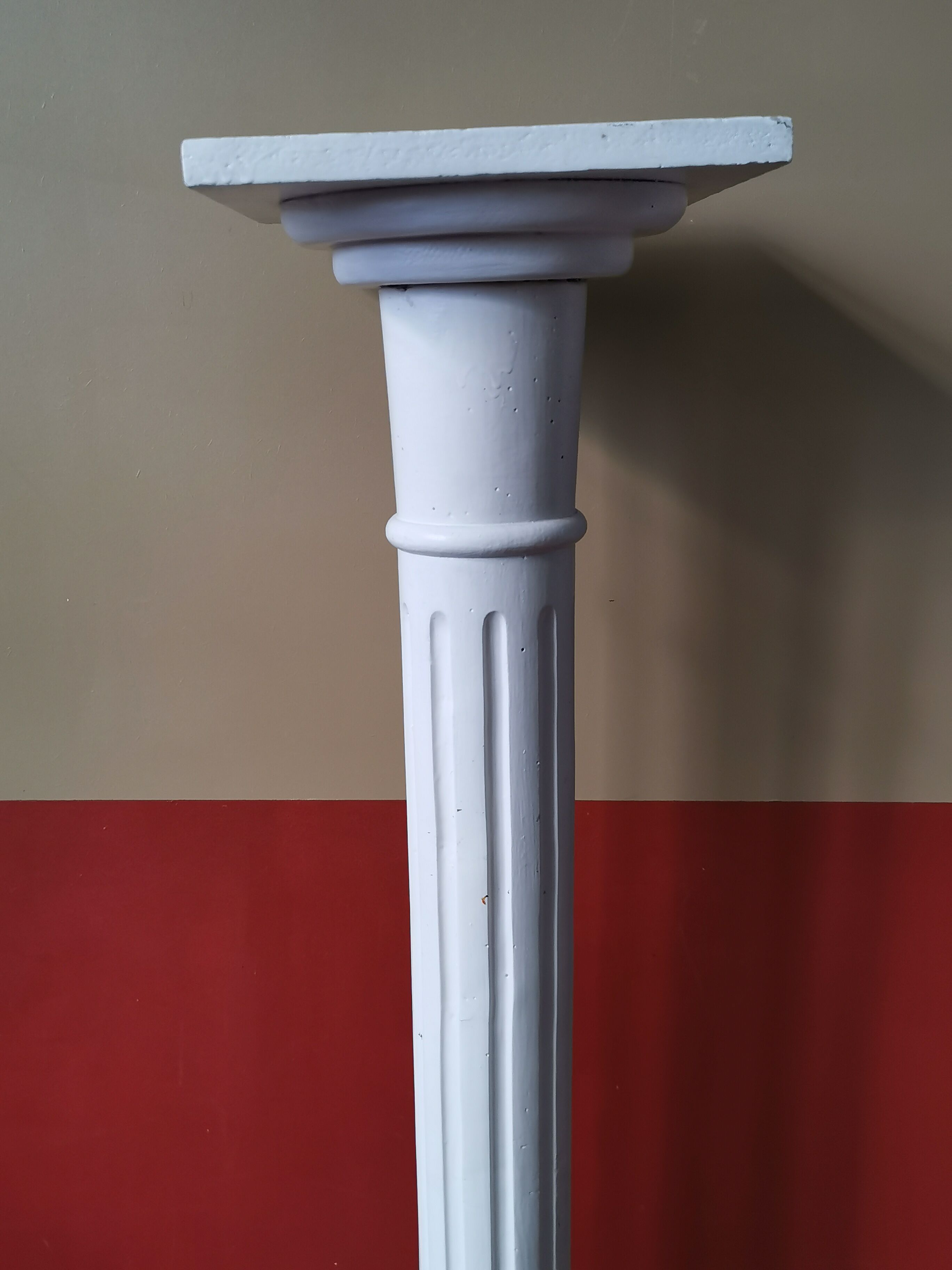 Colonne dorique ancienne en bois