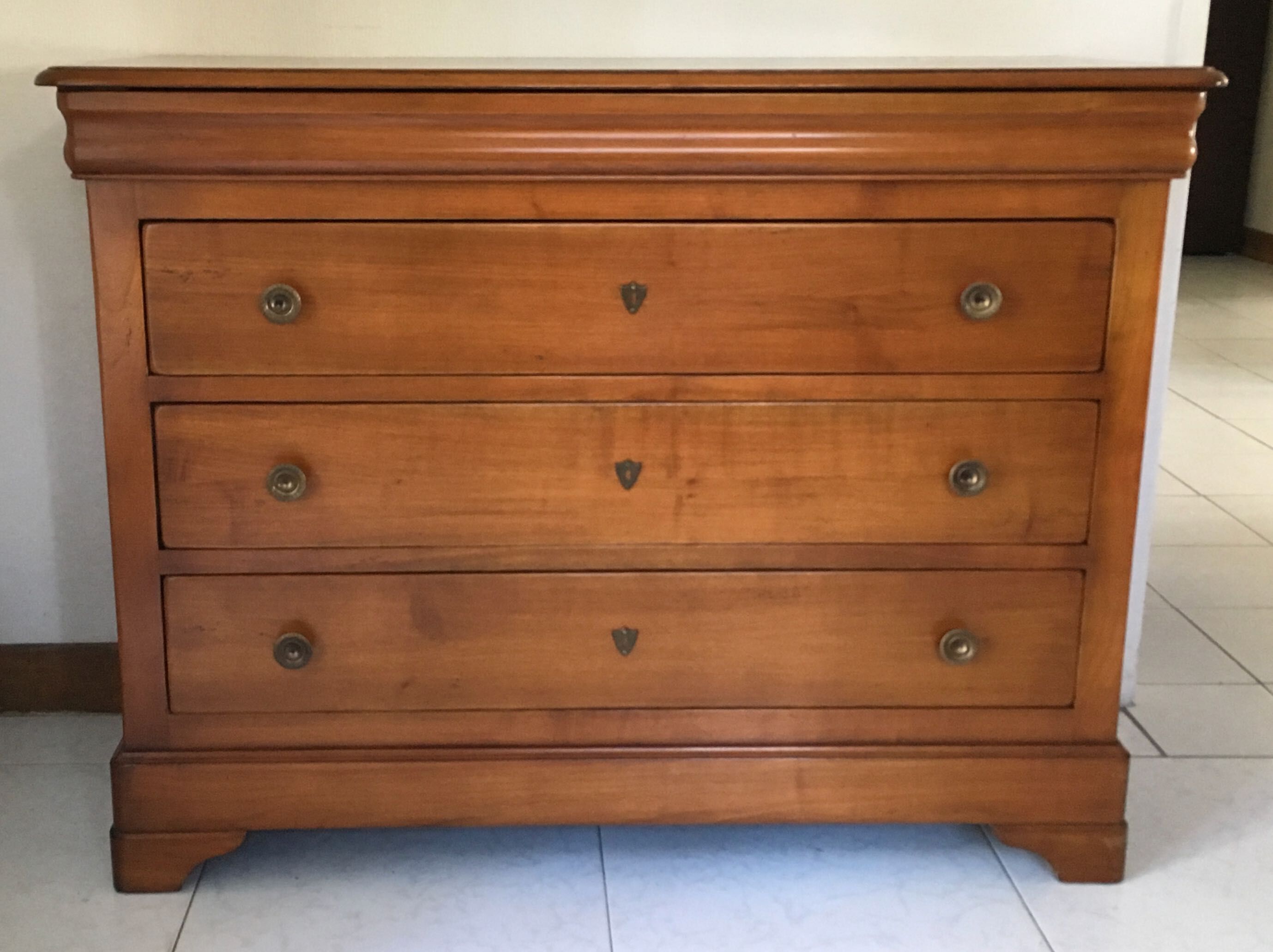 Cherry chest of drawers 4 drawers