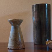 Vase diabolo brutaliste de Joël Baudoin, années 60