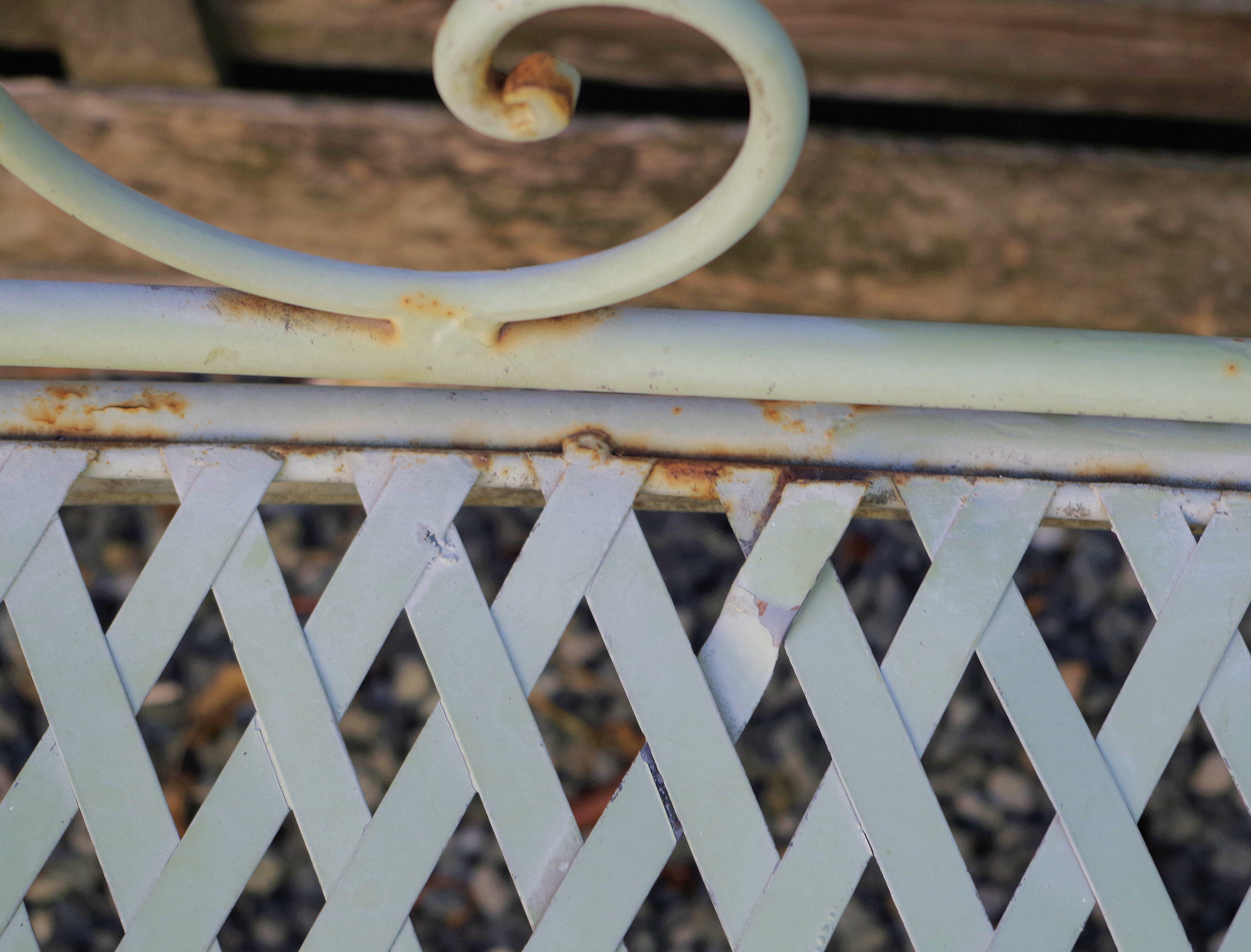 Garden bench in metal