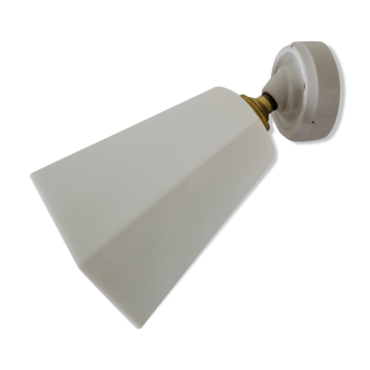 Art Deco wall lamp in opaline and porcelain