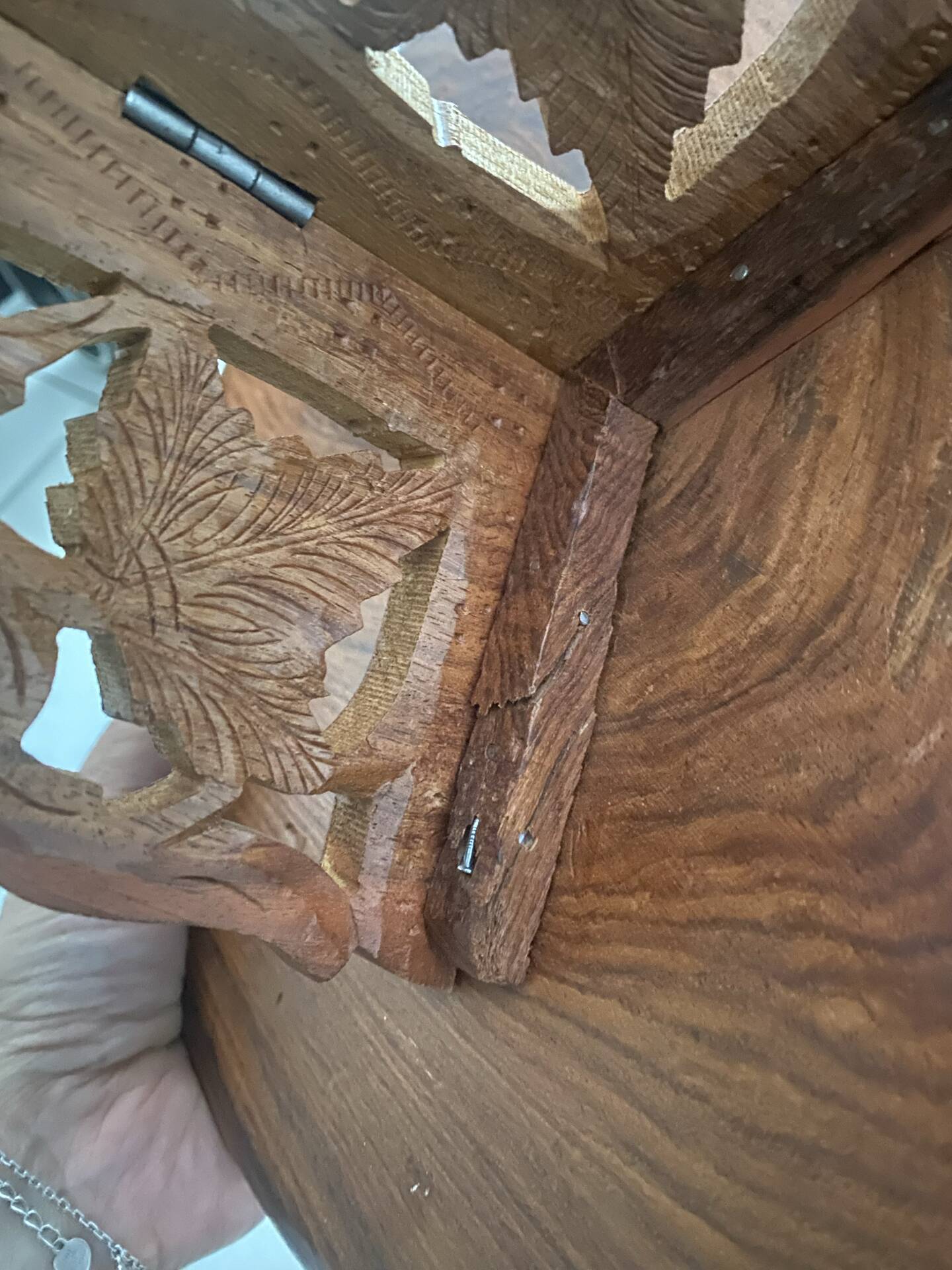 Vintage table appointment