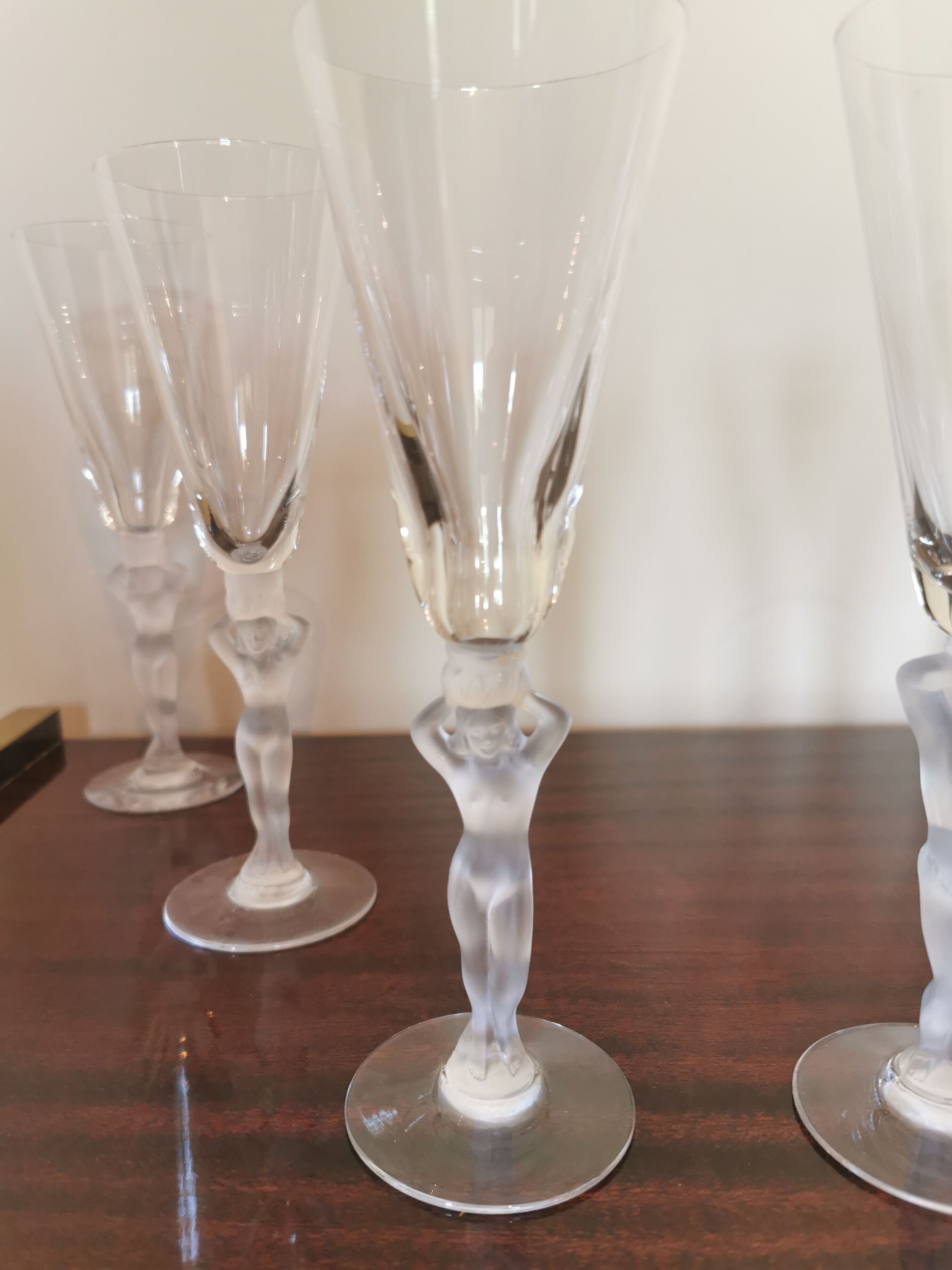 Series of 6 flutes with Champagne Venus and Bacchus in Bayel crystal