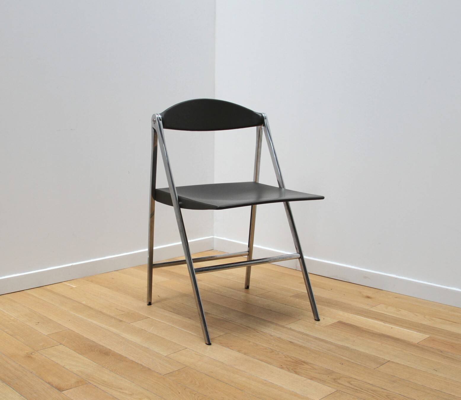 Pair of Donald Chair chairs, Poltrona Frau