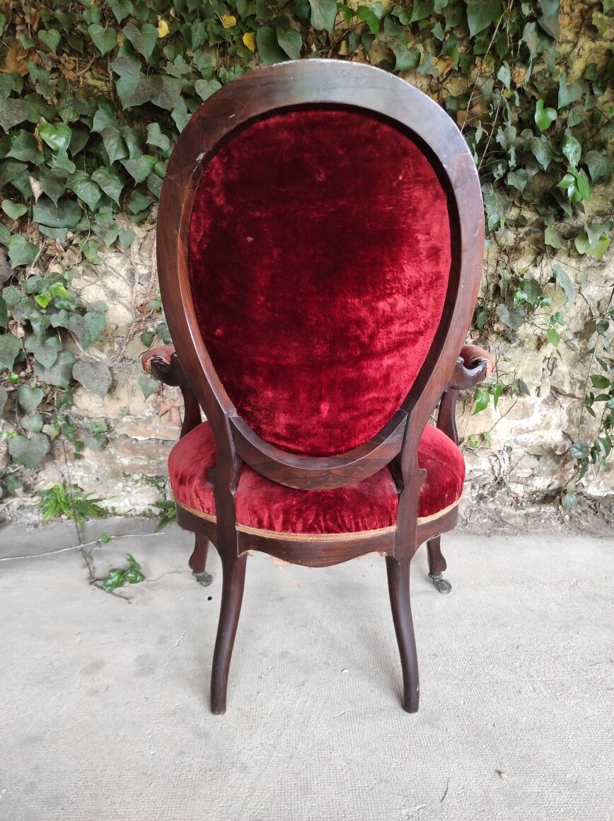Louis XV armchair in mahogany and red velvet