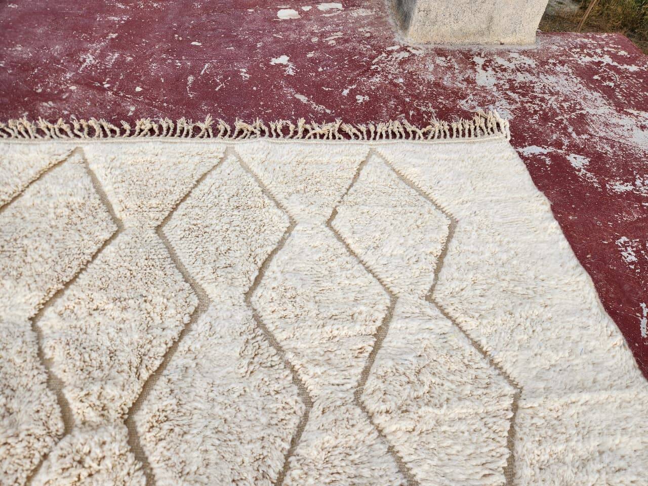 Beni Ouarain rug 300x200 cm – Natural cream wool – Diamond pattern in tone