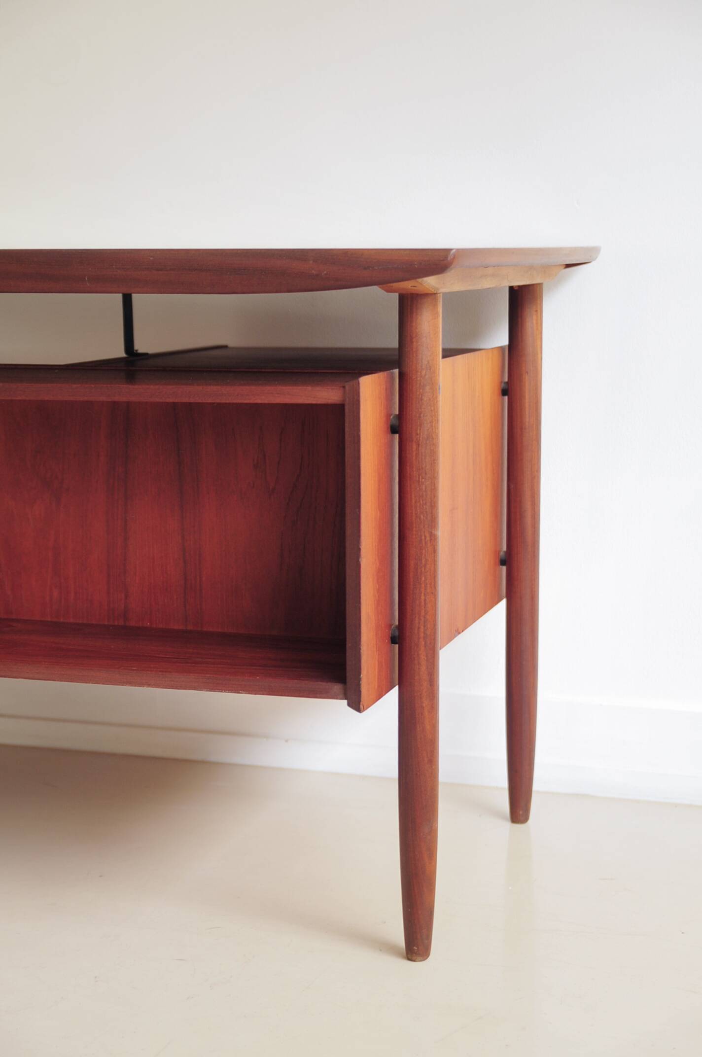 Vintage Tijsseling desk for Hulmefa