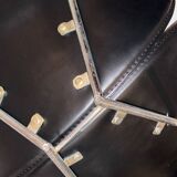 Fauteuil vintage design scandinave en cuir noir – style Arne Jacobsen