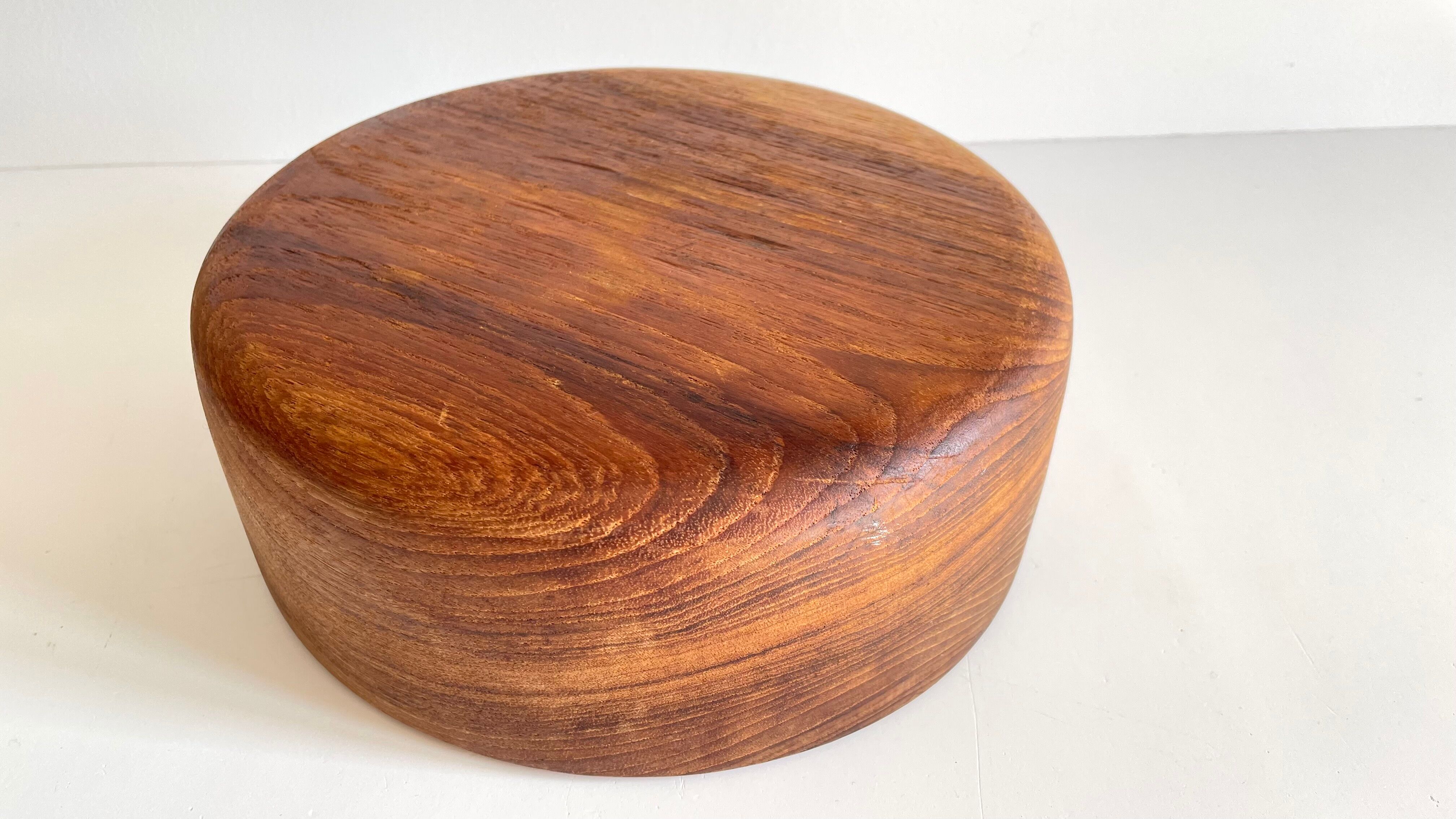 Salad bowl in teak