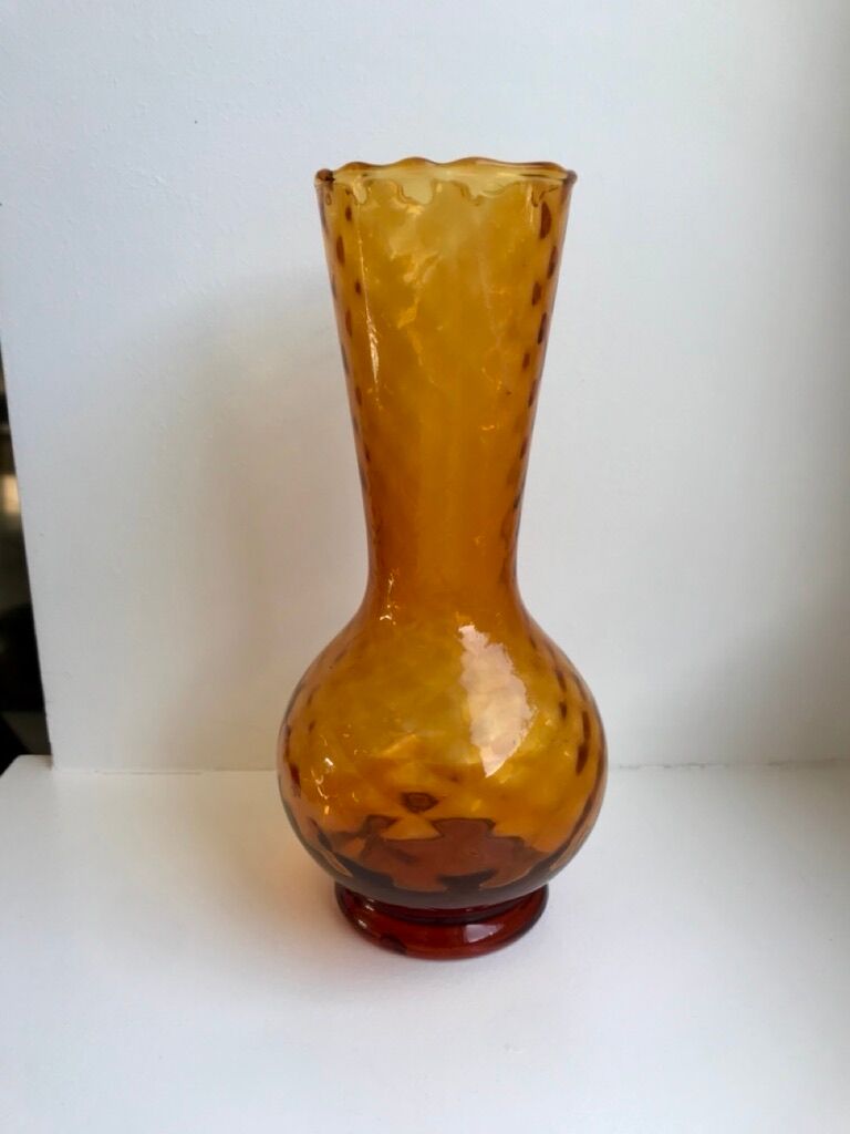 Vase en verre ambré années 70