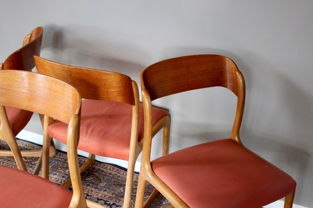 4 vintage chairs in teak, Scandinavian style, by the publisher Baumann, model Bémol / "Traineau"