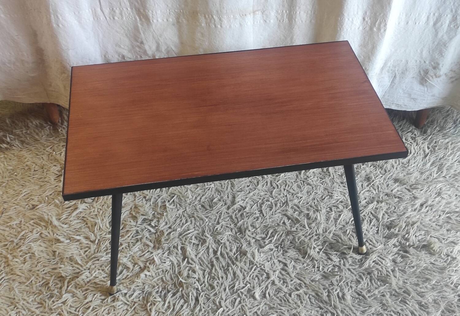 Table basse moderniste en métal et bois - mid. XXeme