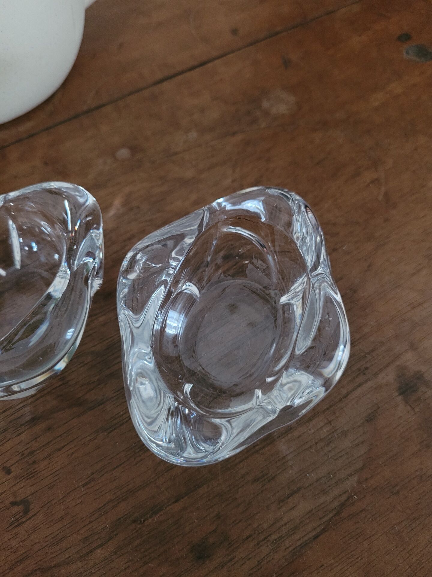 Set of 2 crystal salt cellars from Cristal Bayel.