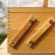 Petite travailleuse en bois vintage