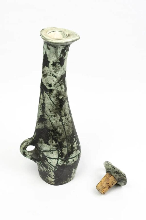 Carafe et ses 3 verres à liqueur en céramique émaillée de Jacques Blin