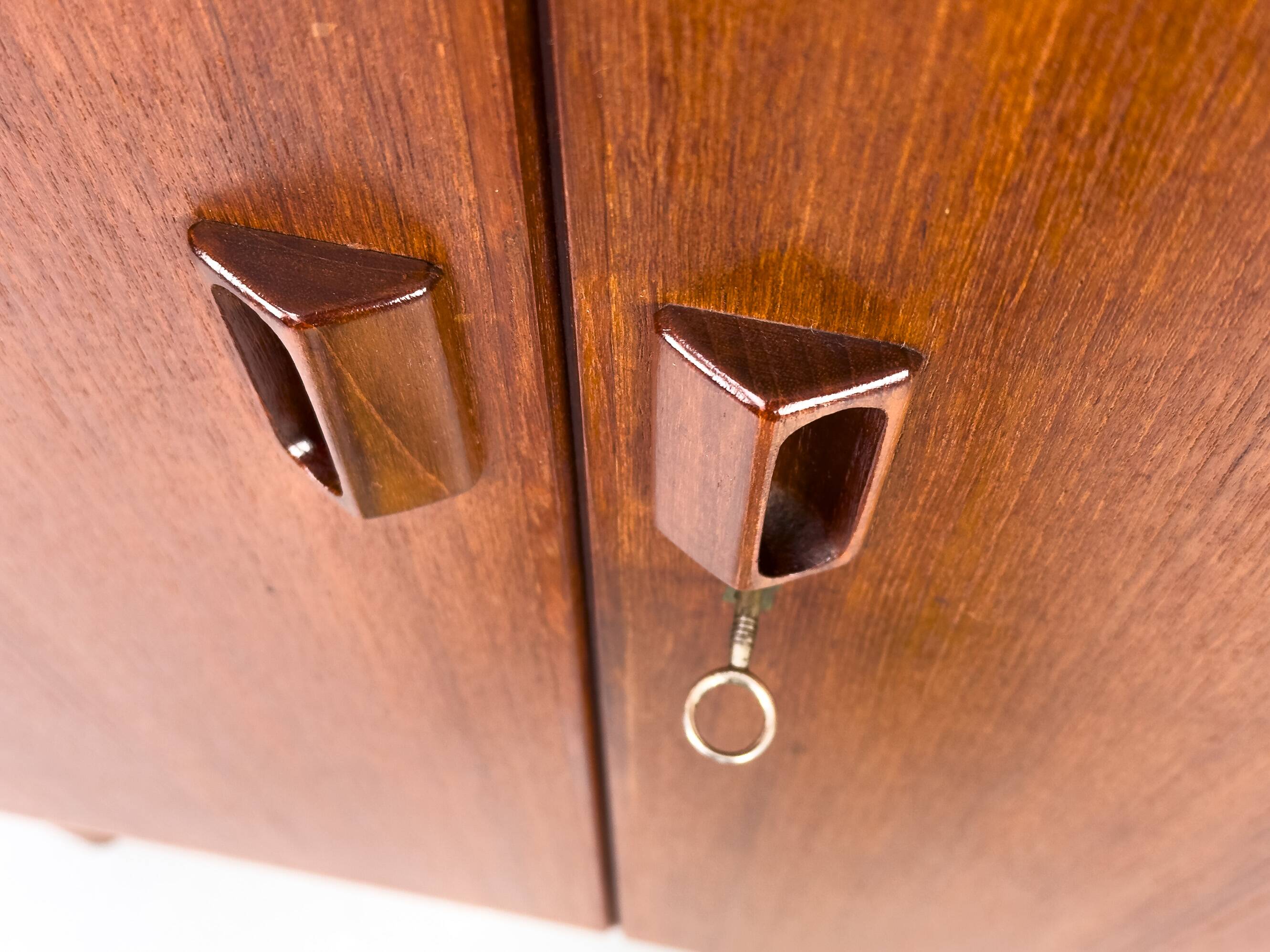 Danish Cabinet in Teak by Børge Mogensen for Søborg Møbelfabrik, 1960s