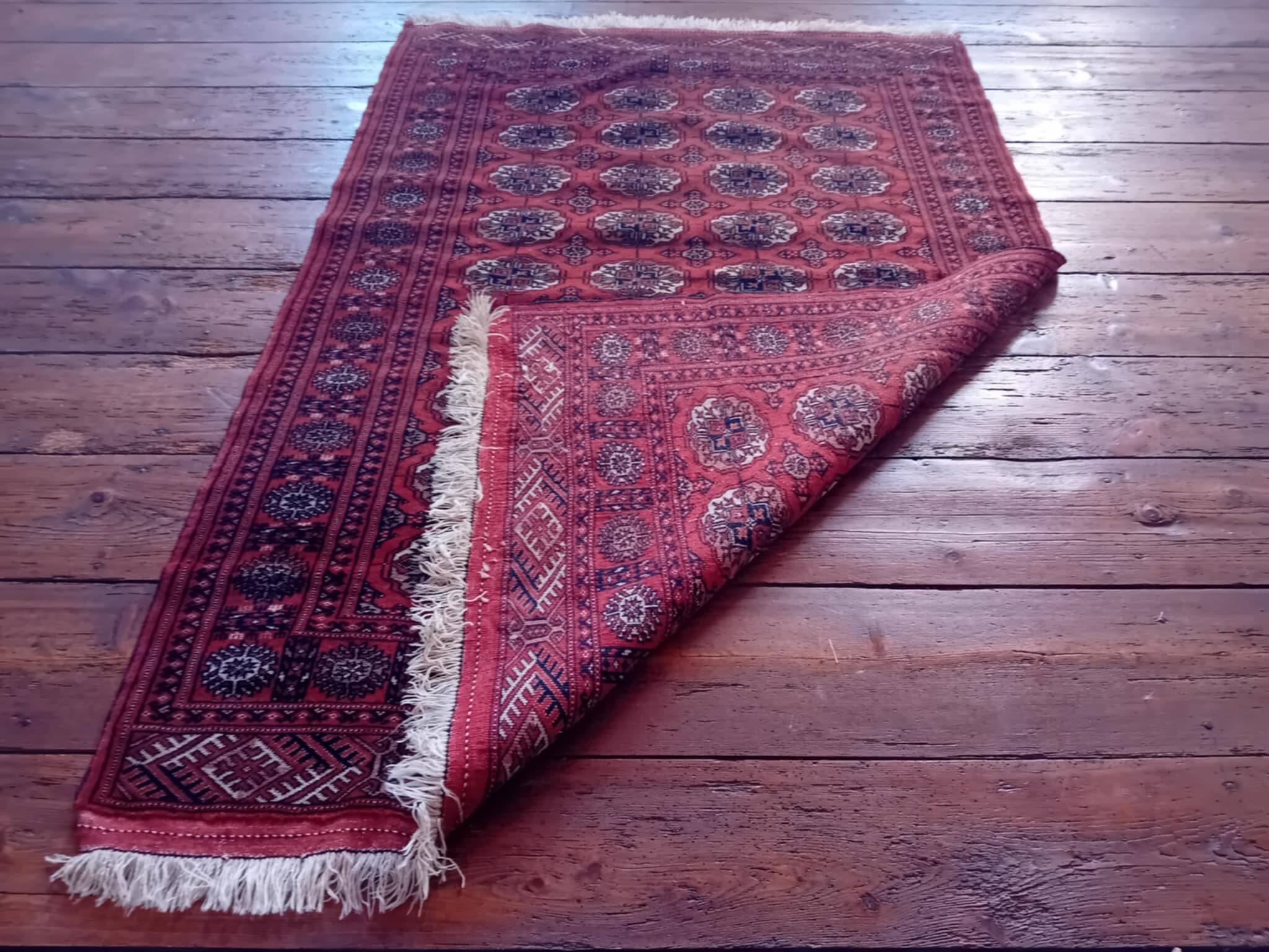 Handmade Turkmen Bukhara rug 172x116cm
