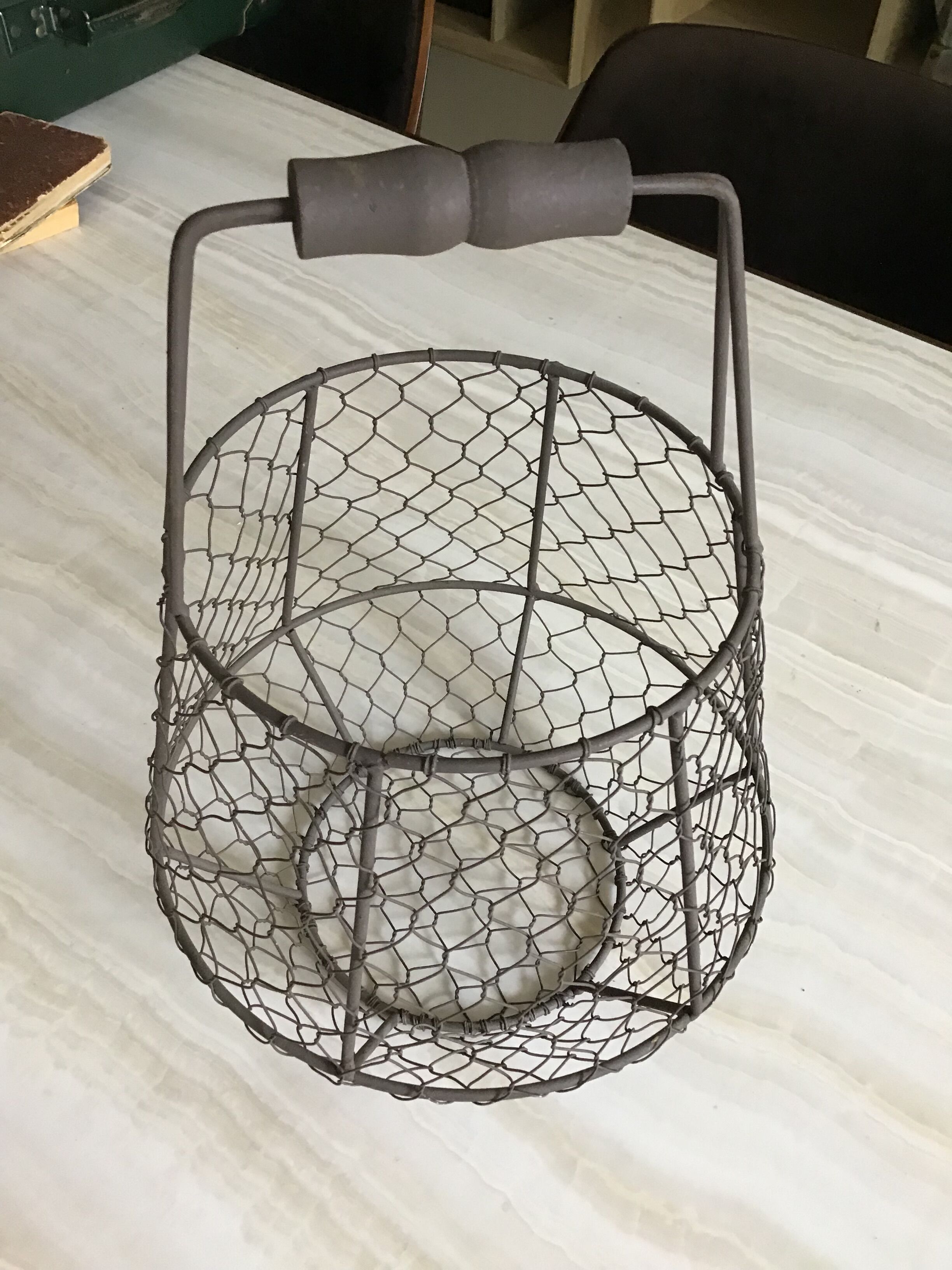 Egg basket