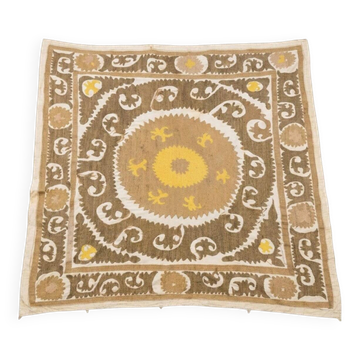 Nappe brodée à la main vintage 125x128 cm