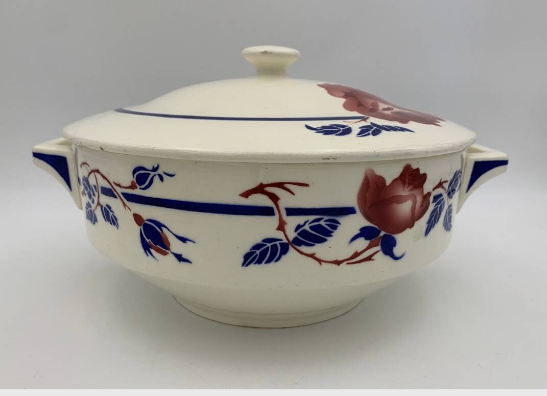 Antique French earthenware soup tureen K & G Lunéville, "Chantal" model
