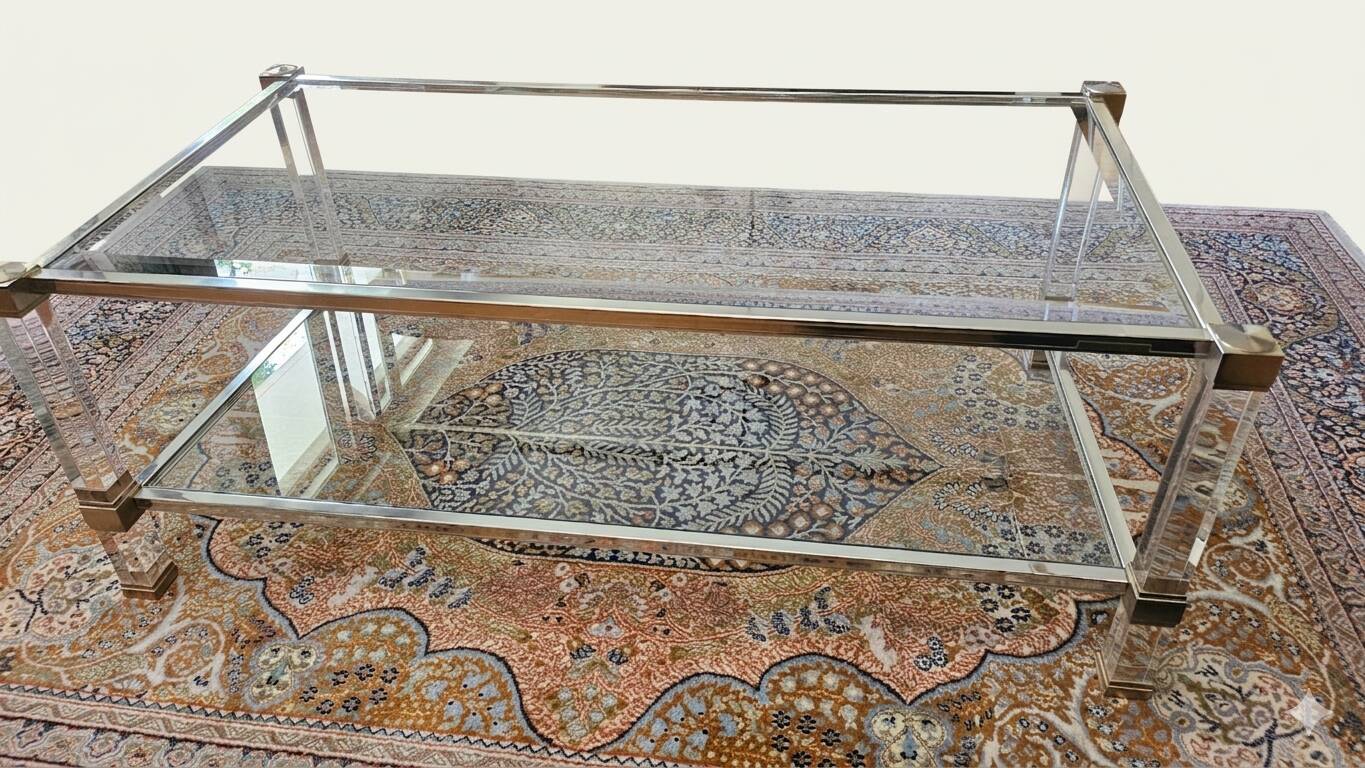 Hollywood Regency coffee table in Plexiglass and brass – 1970 design