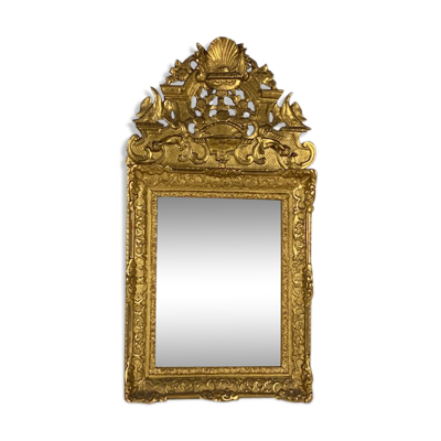 Miroir régence en bois sculpté doré début XVIIIème siècle