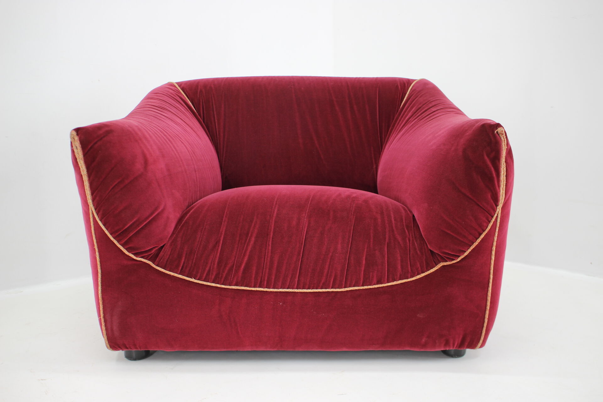 Paire de fauteuils italiens en velours années 1970