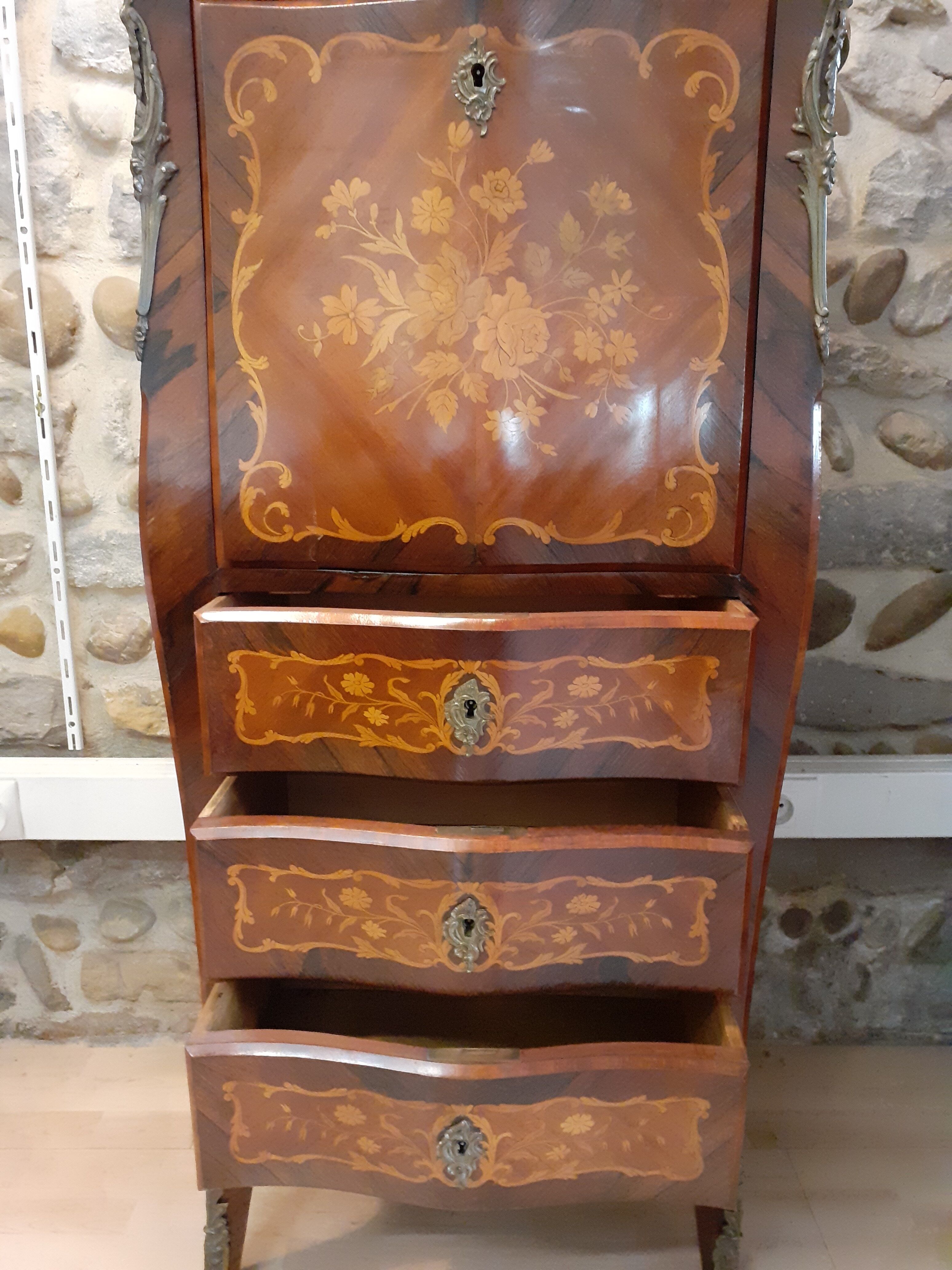 Louis XV-style lady secretary, in rosewood veneer flower decoration.
