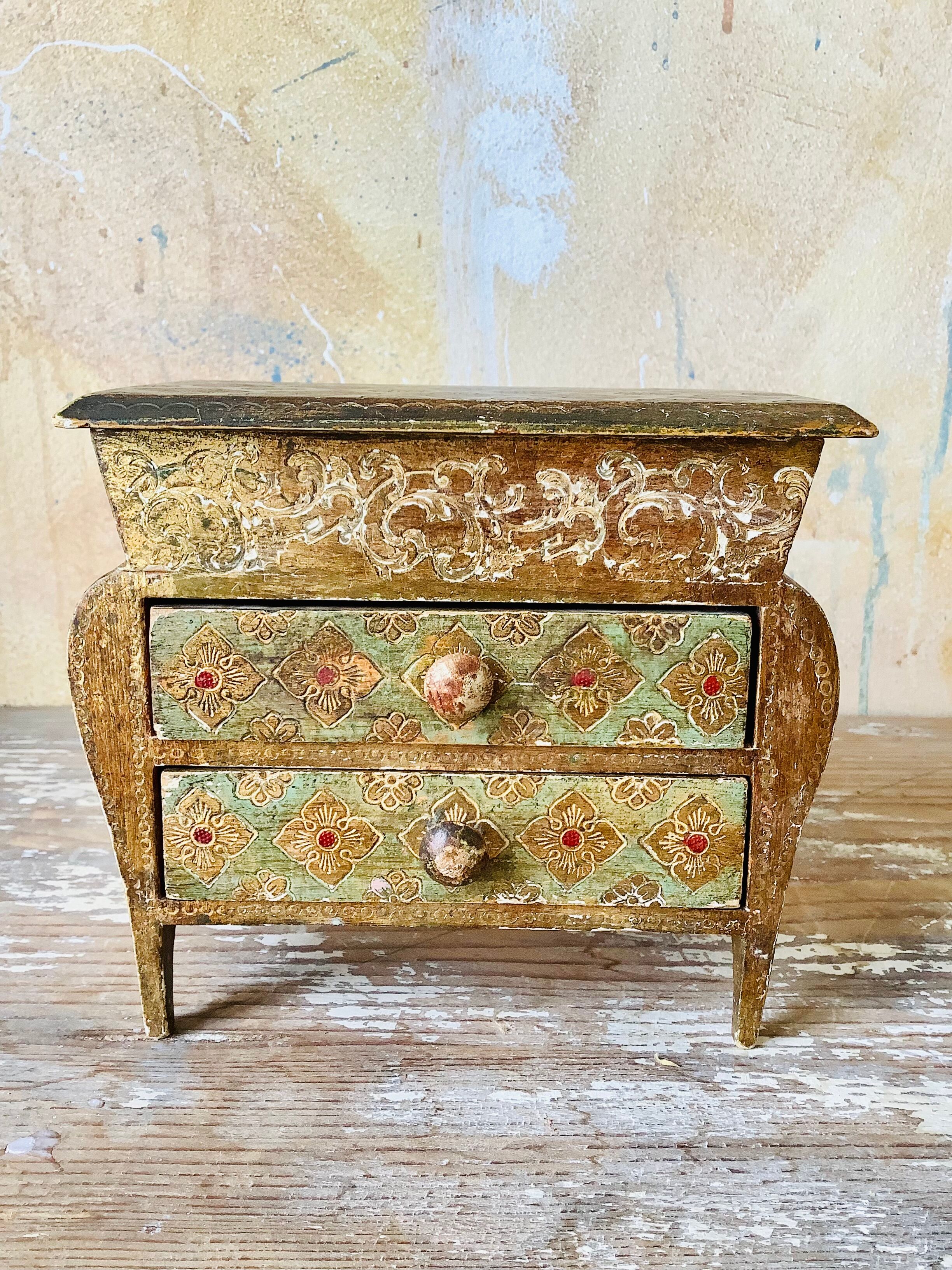 Venetian-style jewelry chest, Florentine wooden