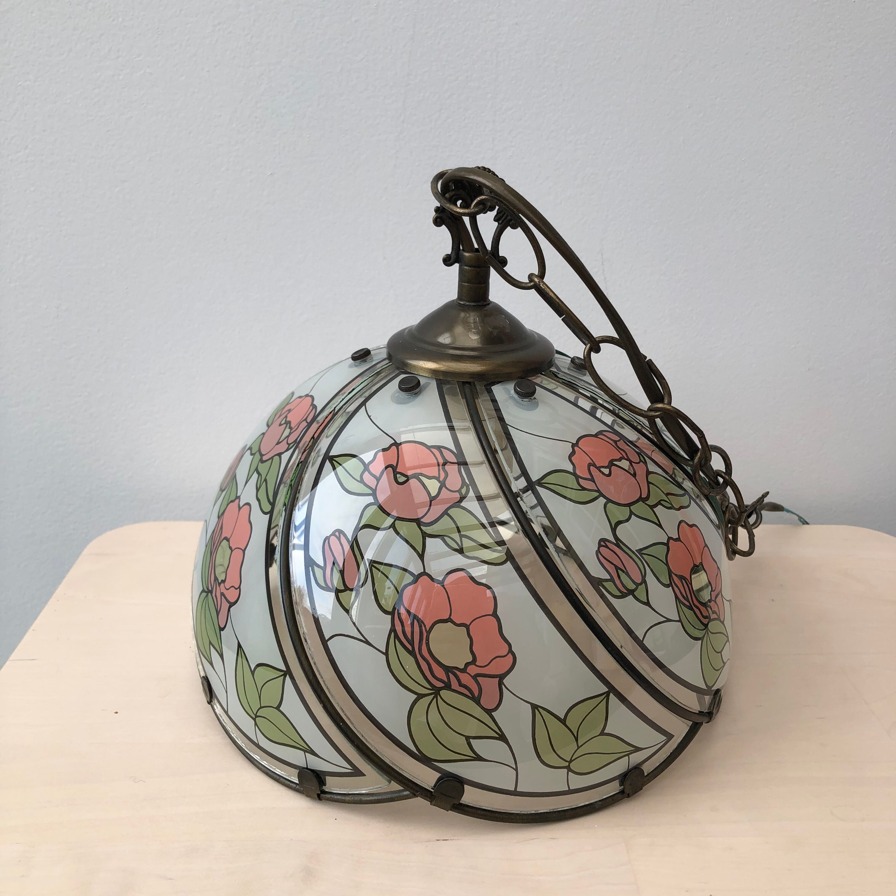 Glass pendant lamp, floral pattern